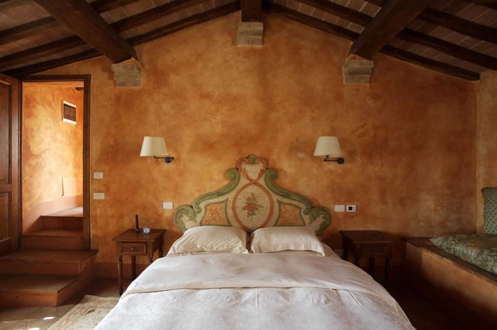 TGTuscanyborgo-06 TGTuscanyborgo 06 1024x680 5 Growing Travel Trends